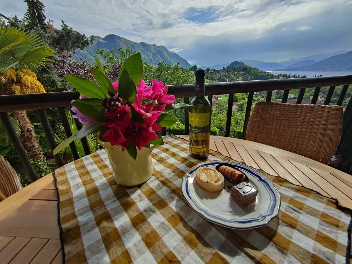 Feluca Porto Villa Porto Valtravaglia 0*,  Italië