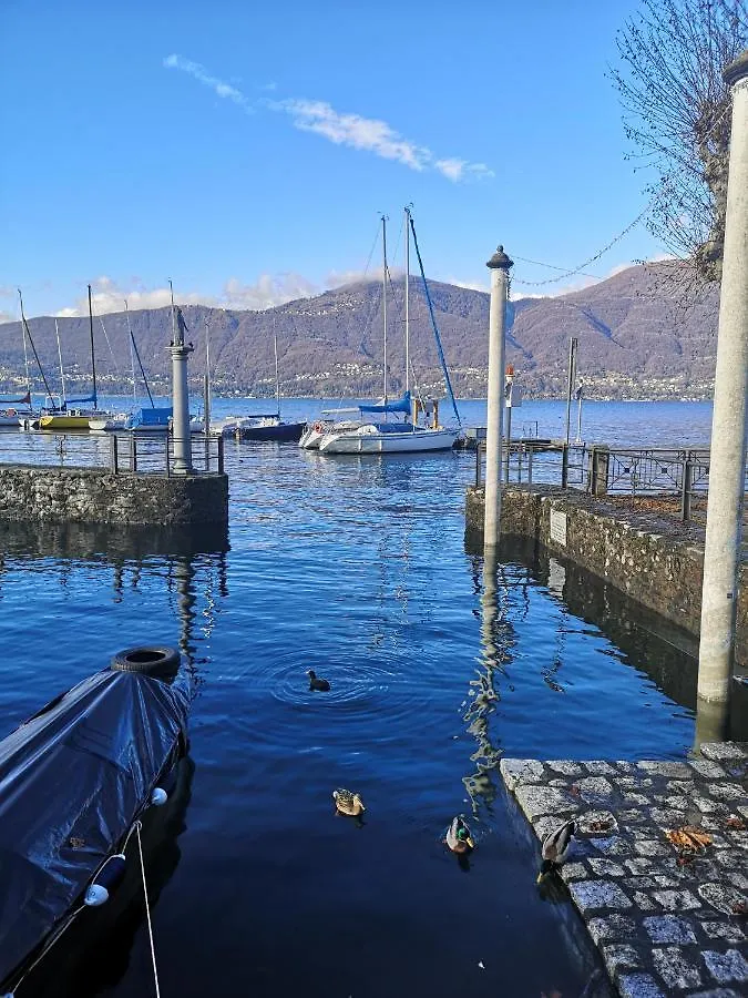 Feluca Porto Villa Porto Valtravaglia